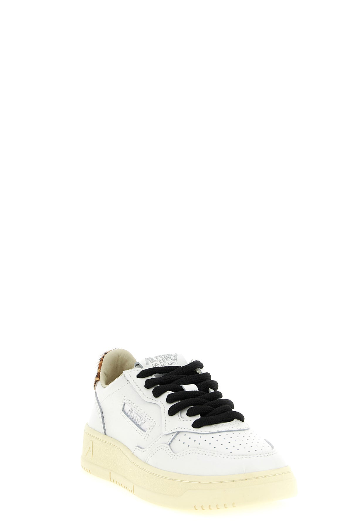 AUTRY 36 medalist low leather sneakers