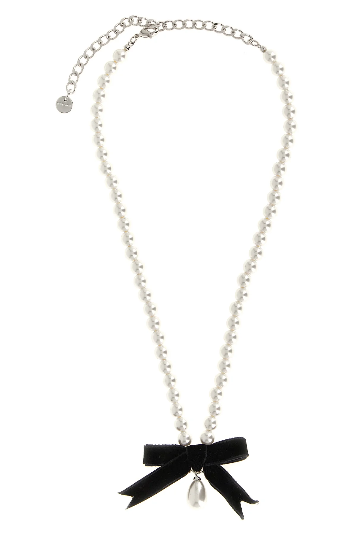 SELF PORTRAIT OS the black bow pearl necklace by self-portrait is structured on a continuous th