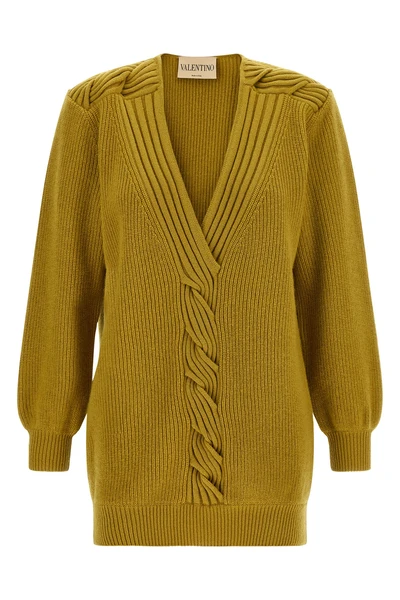 the valentino garavani sweater in pure virgin wool redefines the codes of knitwe