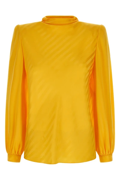valentino garavanis mossi pure silk shirt stands out for its sartorial constr