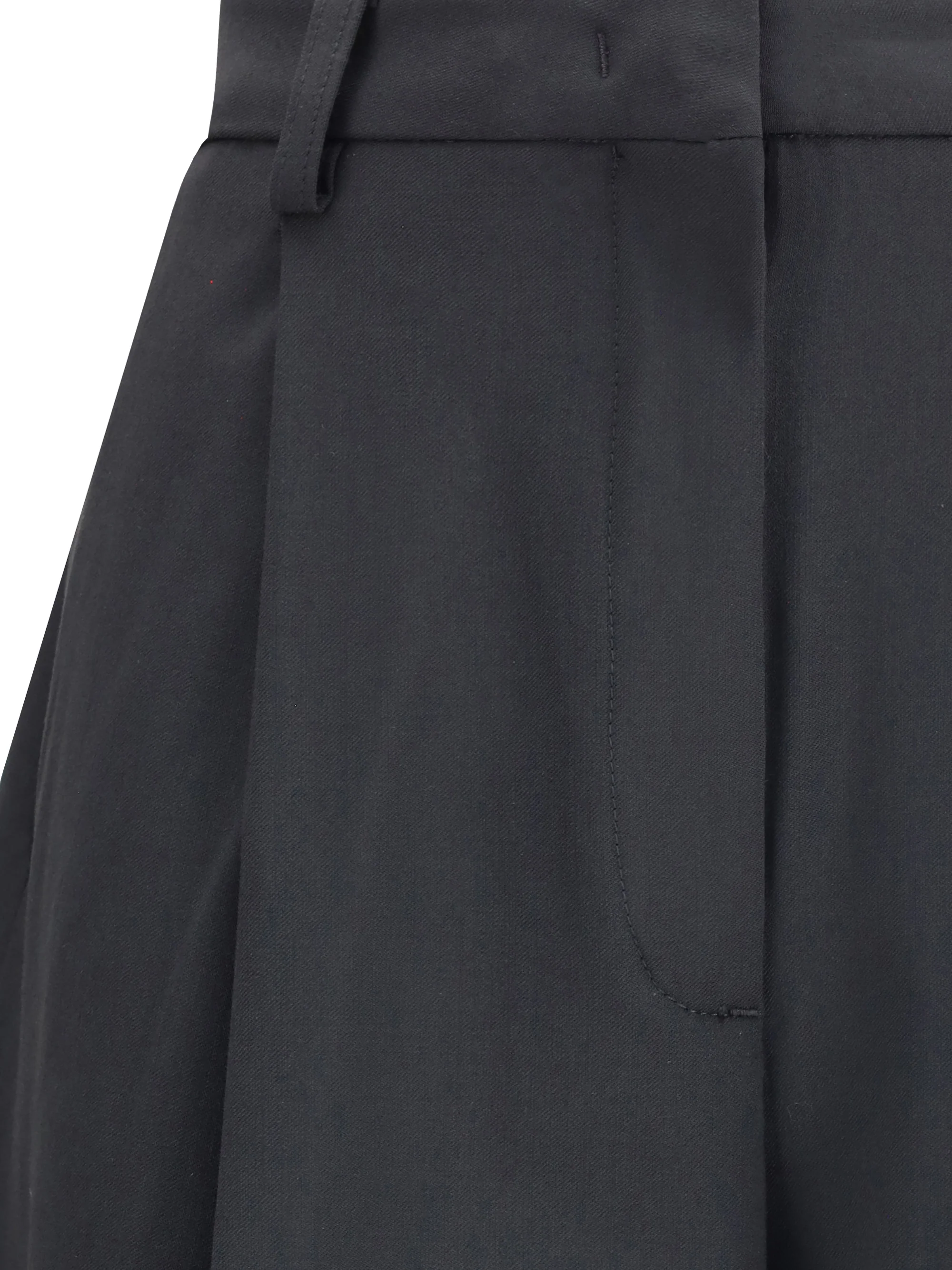 pleated pants
