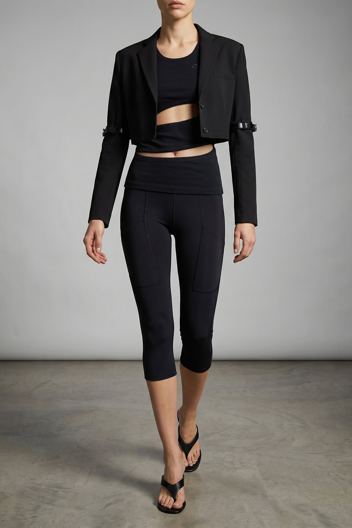 cycling capri leggings in elastic and compact fabric