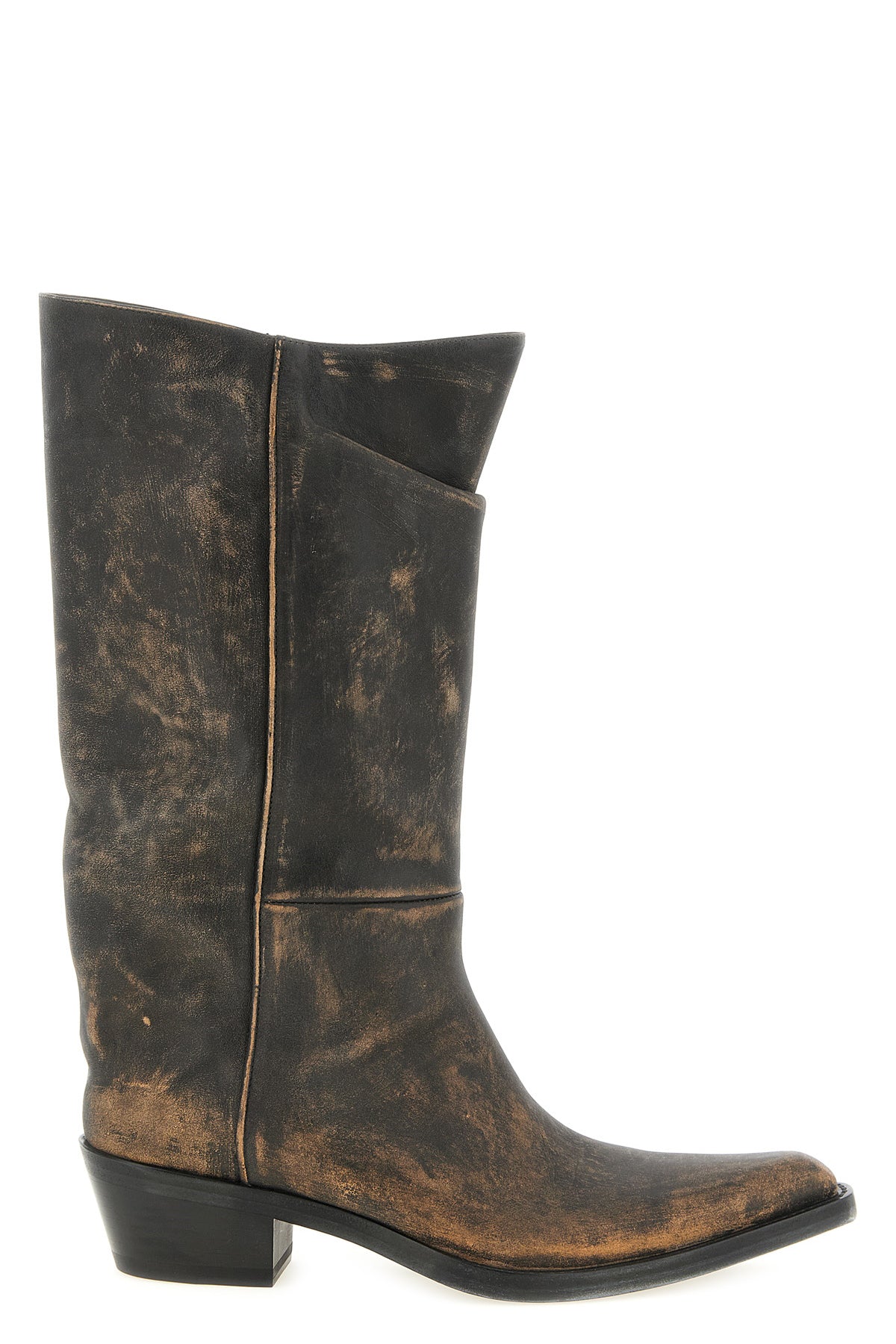 clive boots in vegetable-tanned calf leather and brushed by hand to obtain a r