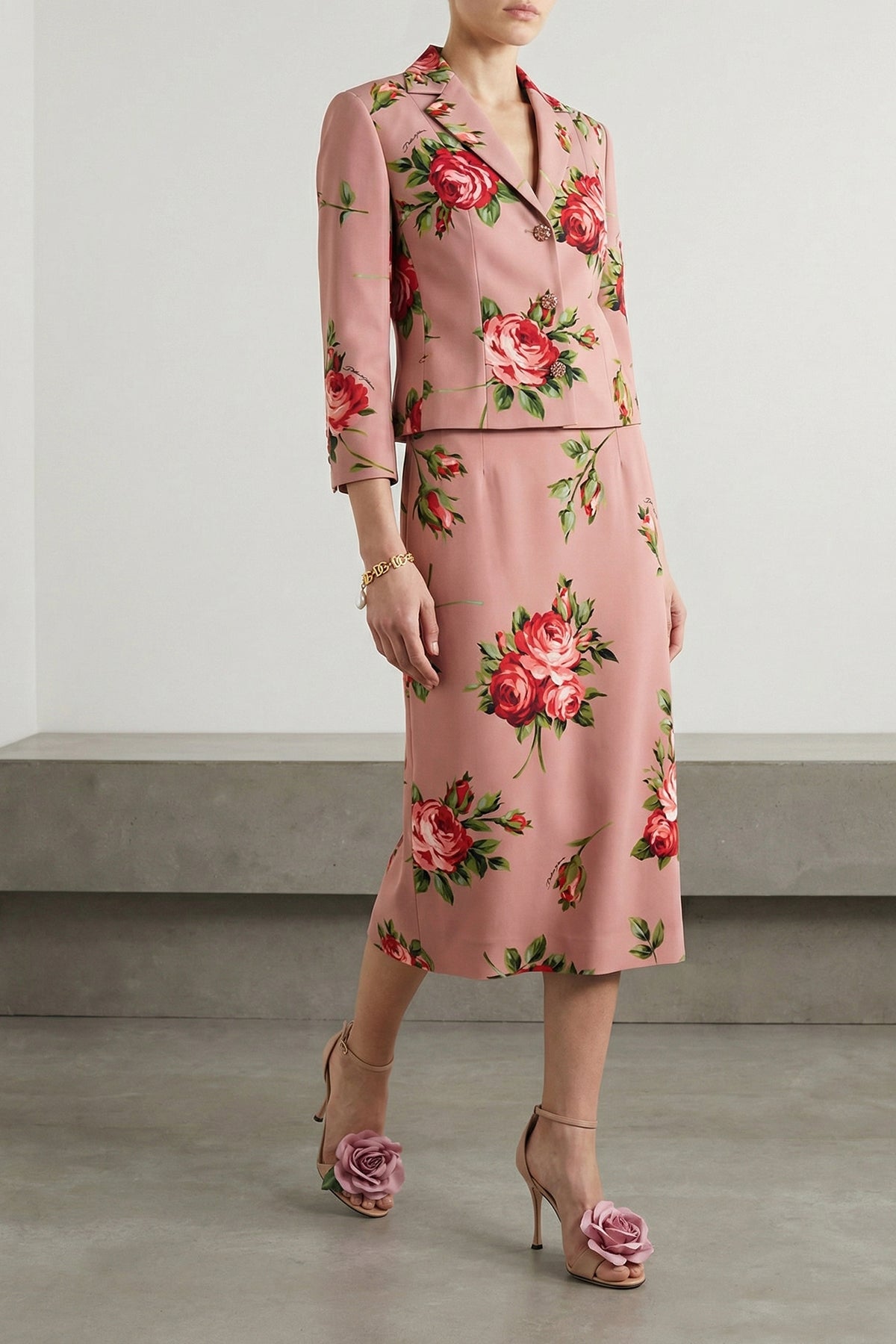 DOLCE amp; GABBANA 40 bouquet rose print silk midi skirt