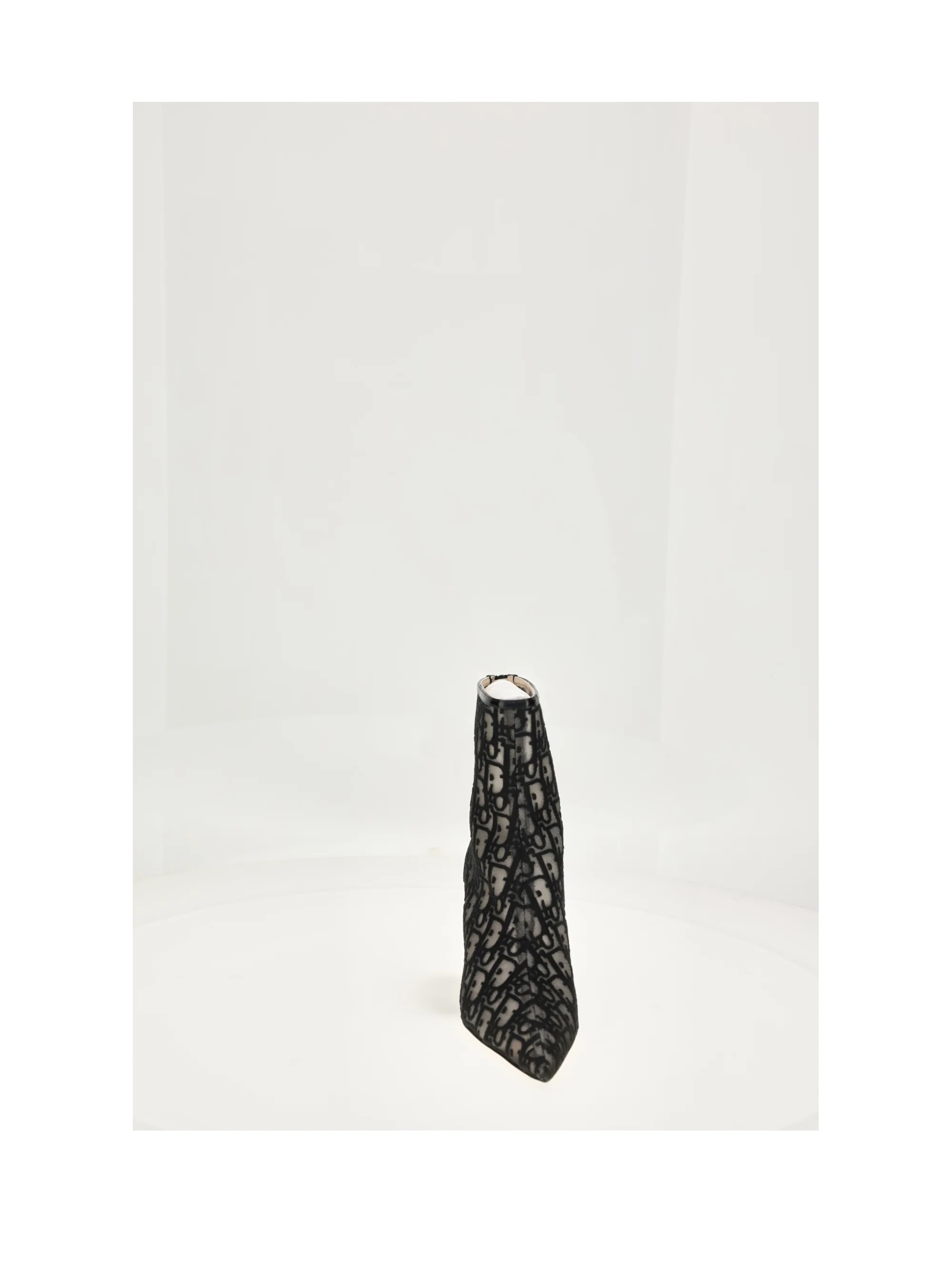 oblique bootie