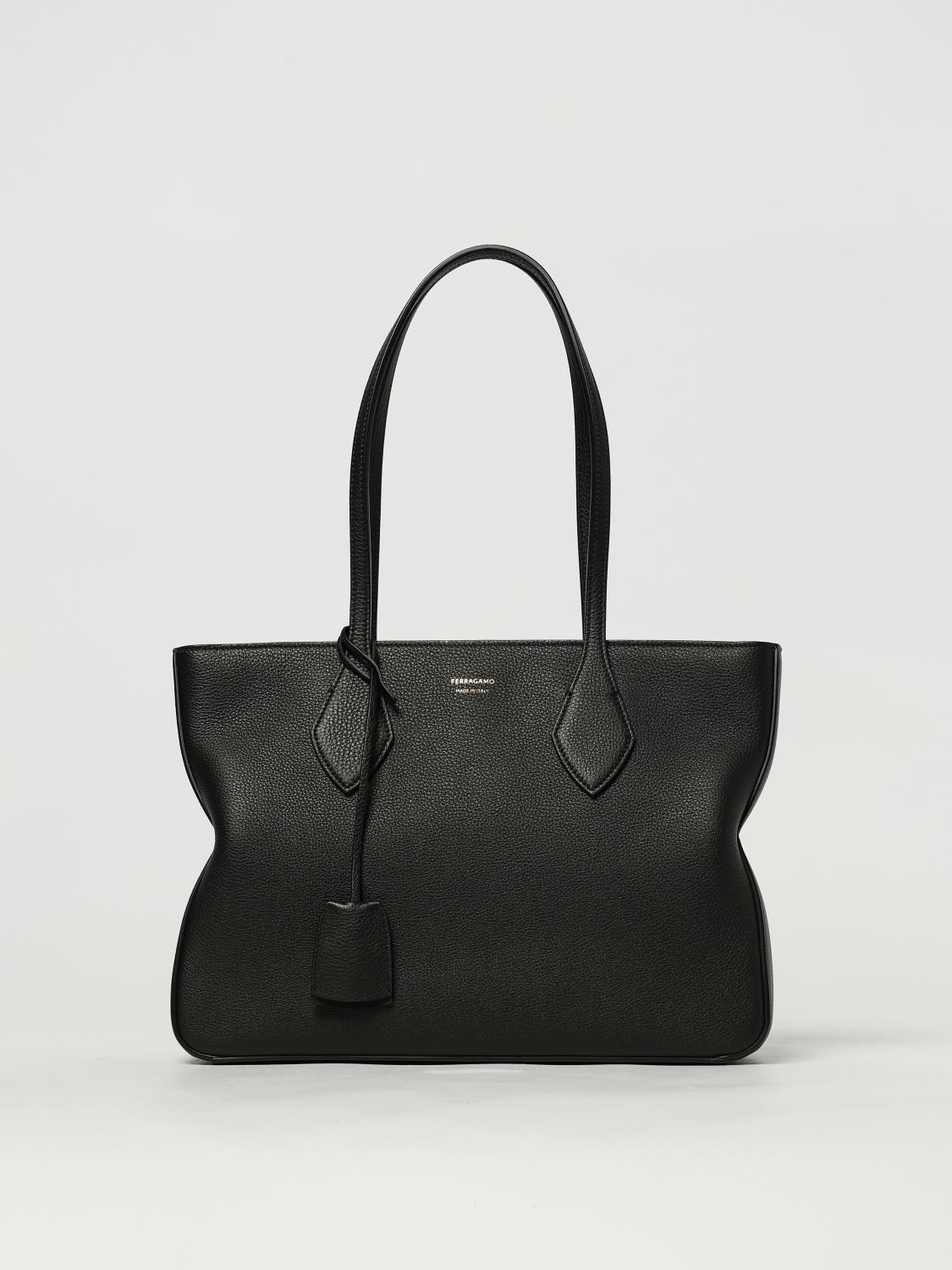 woman's tote bag