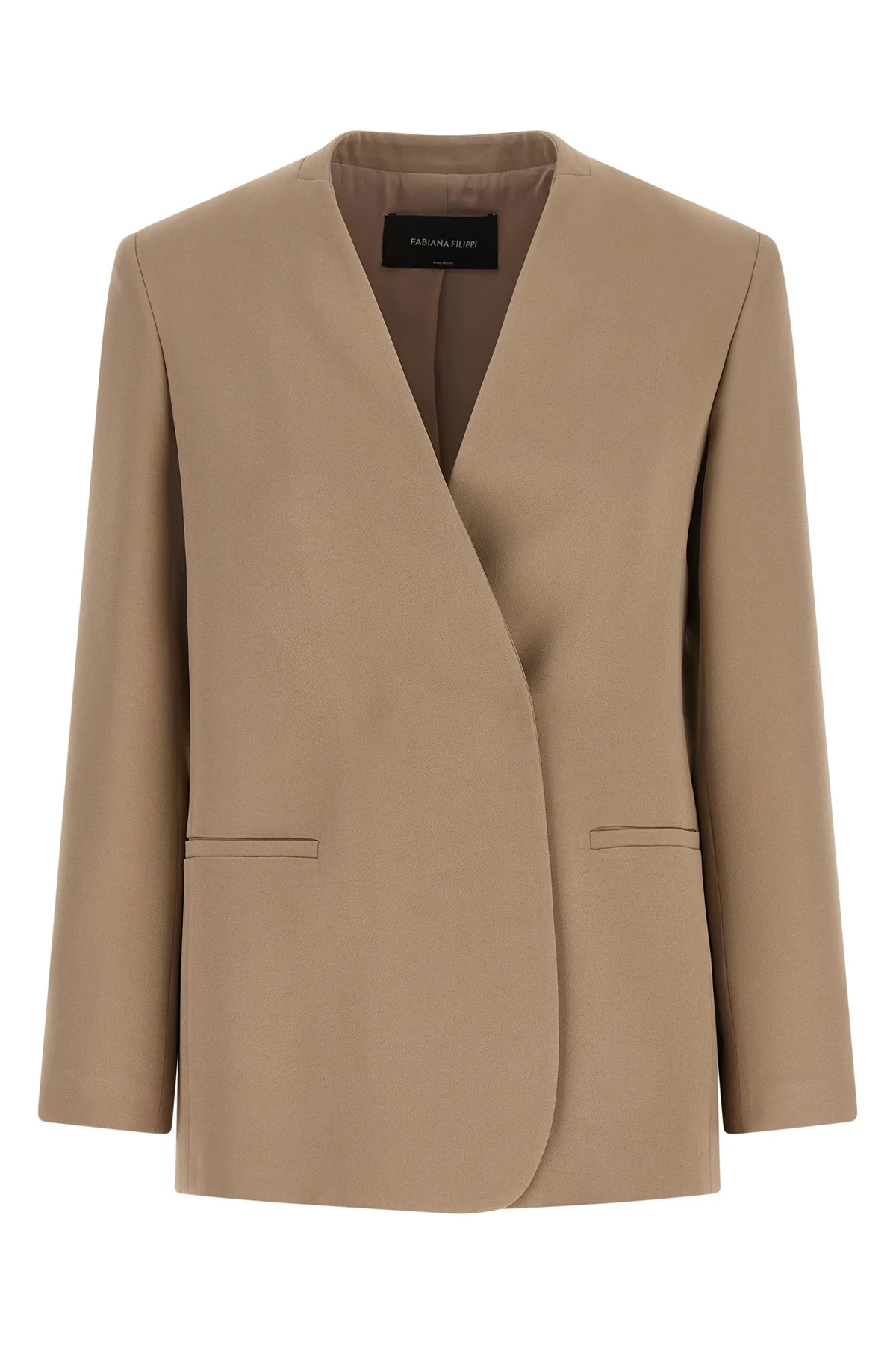 the fabiana filippi blazer stands out for its essential and lapels-free silhouet