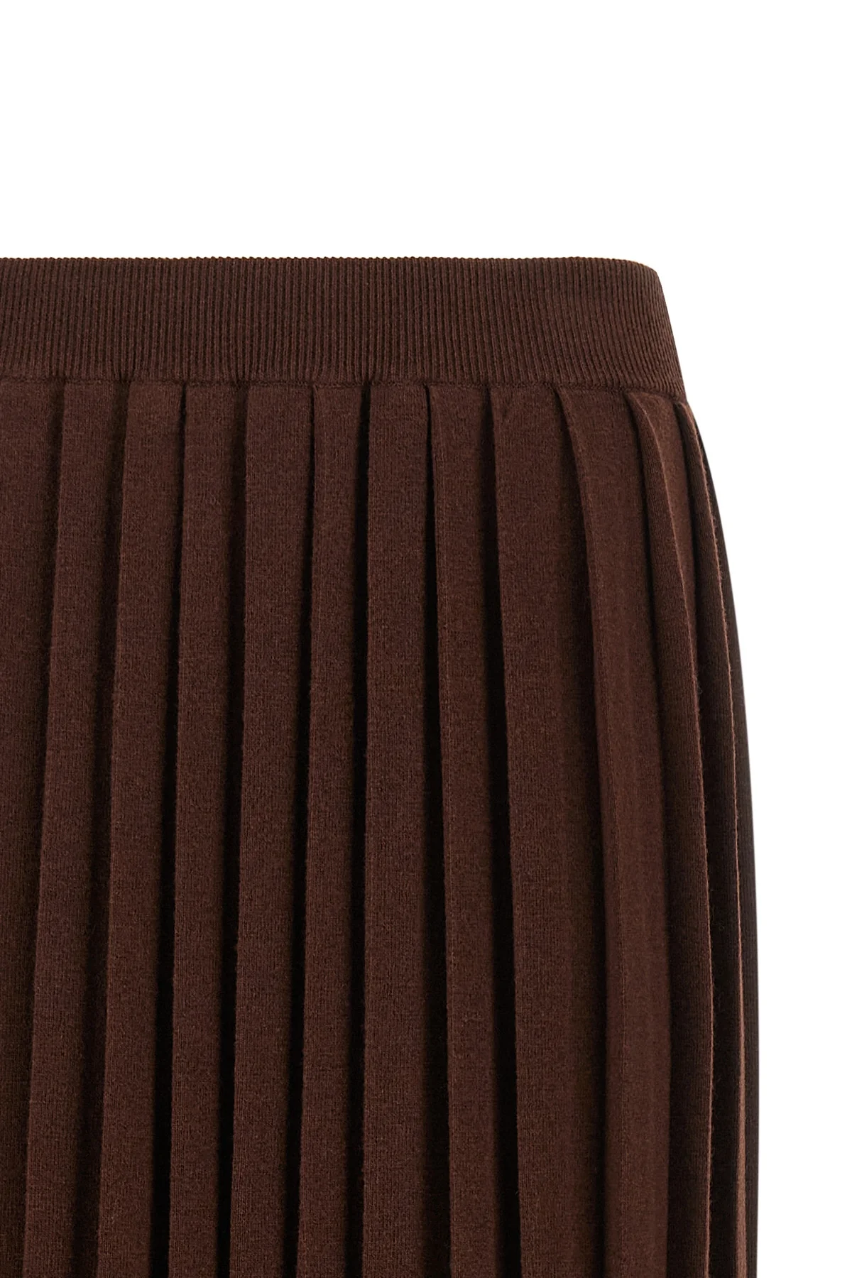 the fabiana filippi skirt redefines everyday elegance through sophisticated knit