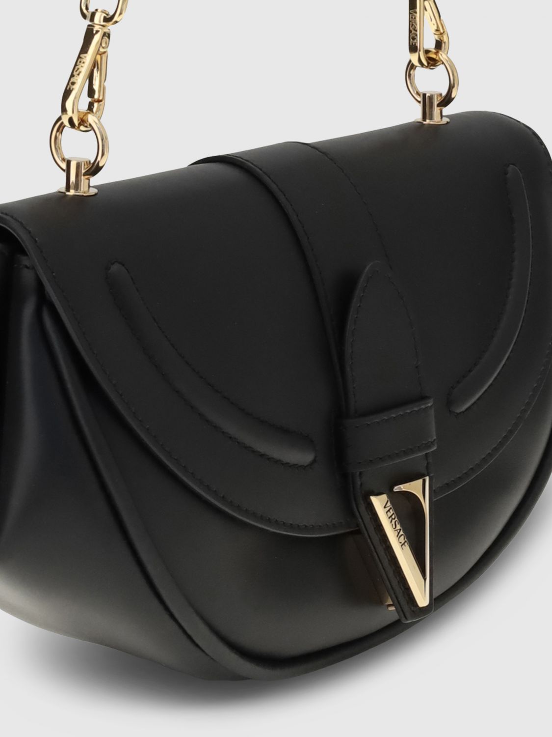 woman's shoulder bag