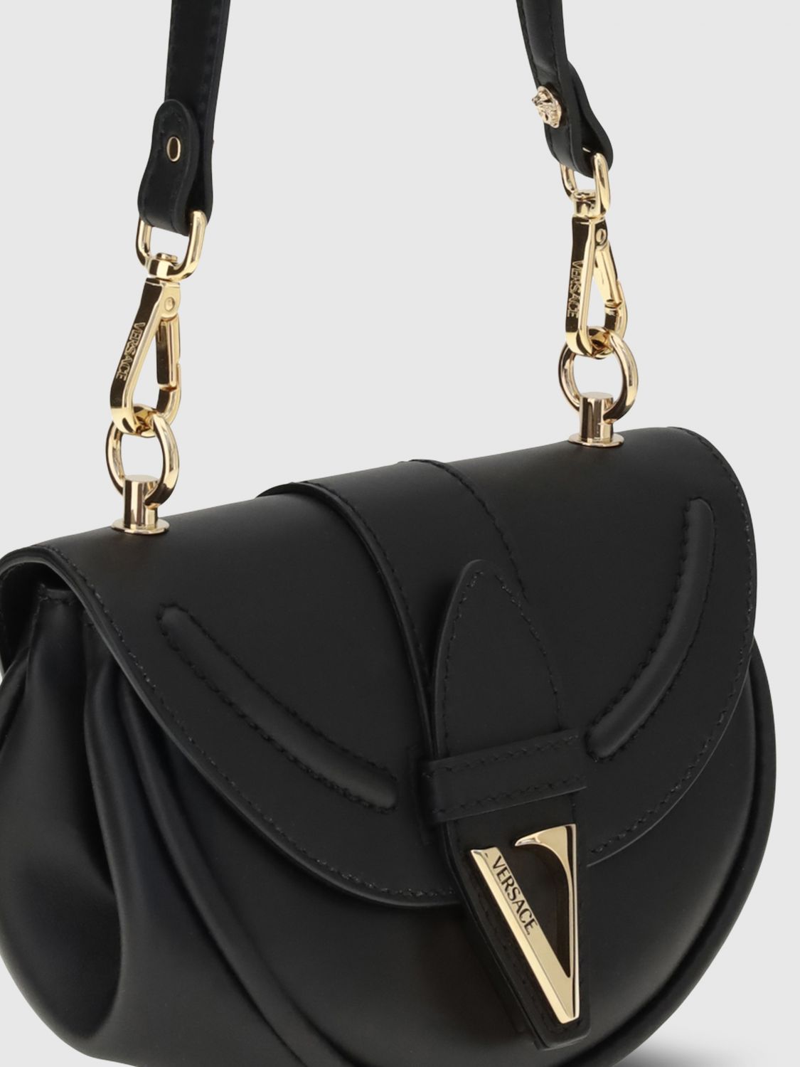 woman's shoulder bag