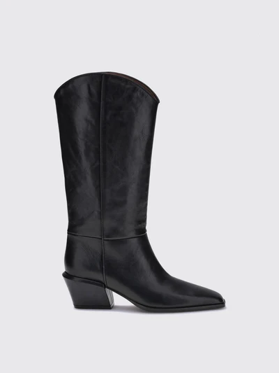 womans boots