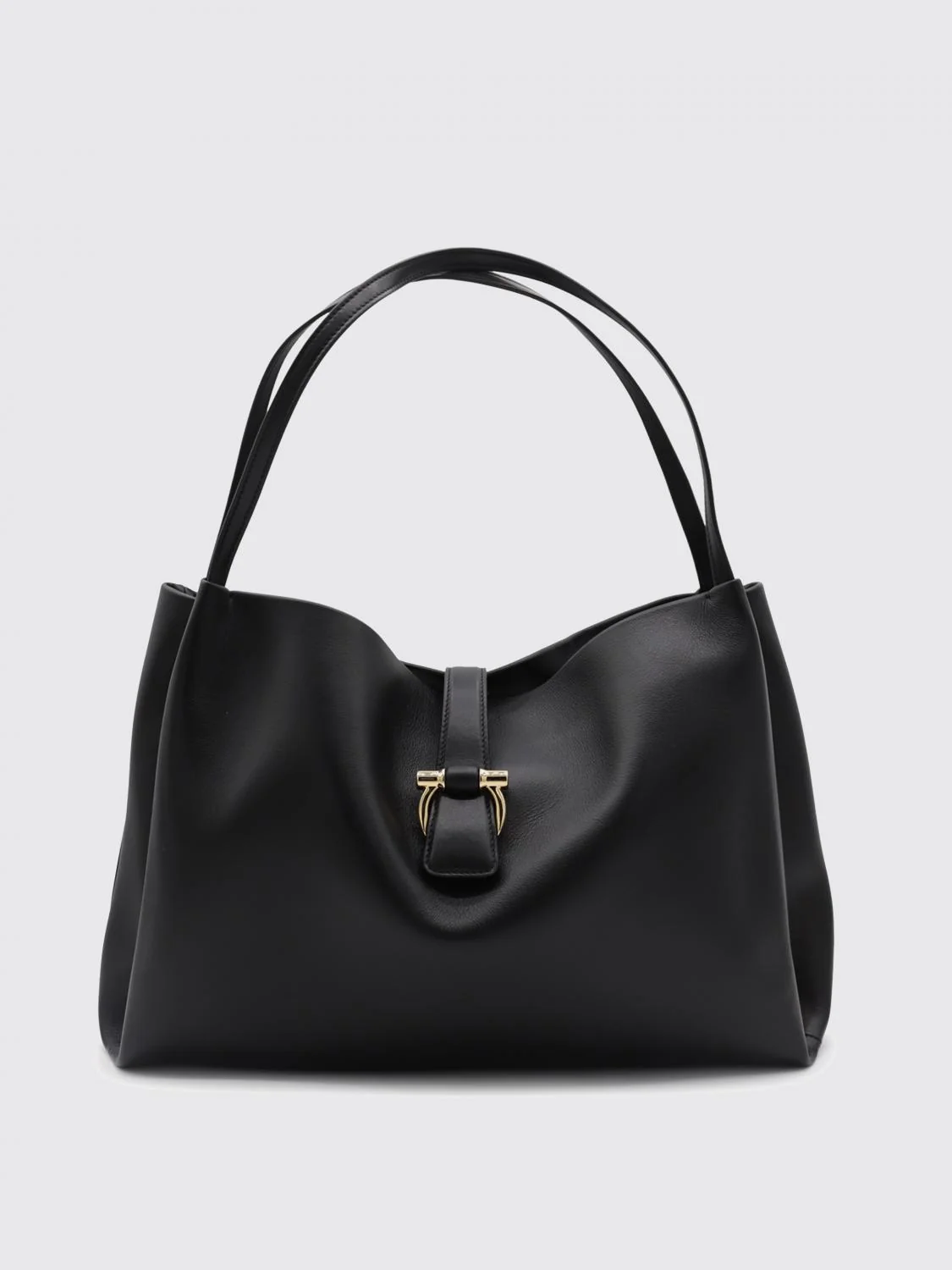 woman's shoulder bag