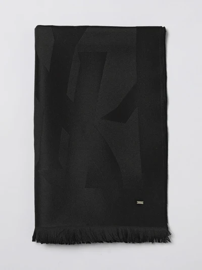 womans scarf