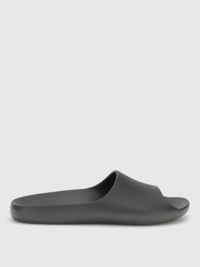 womans heeled sandal
