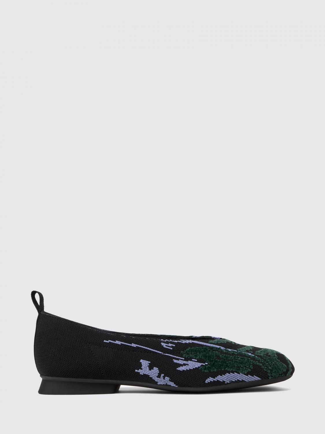 woman's ballet flat