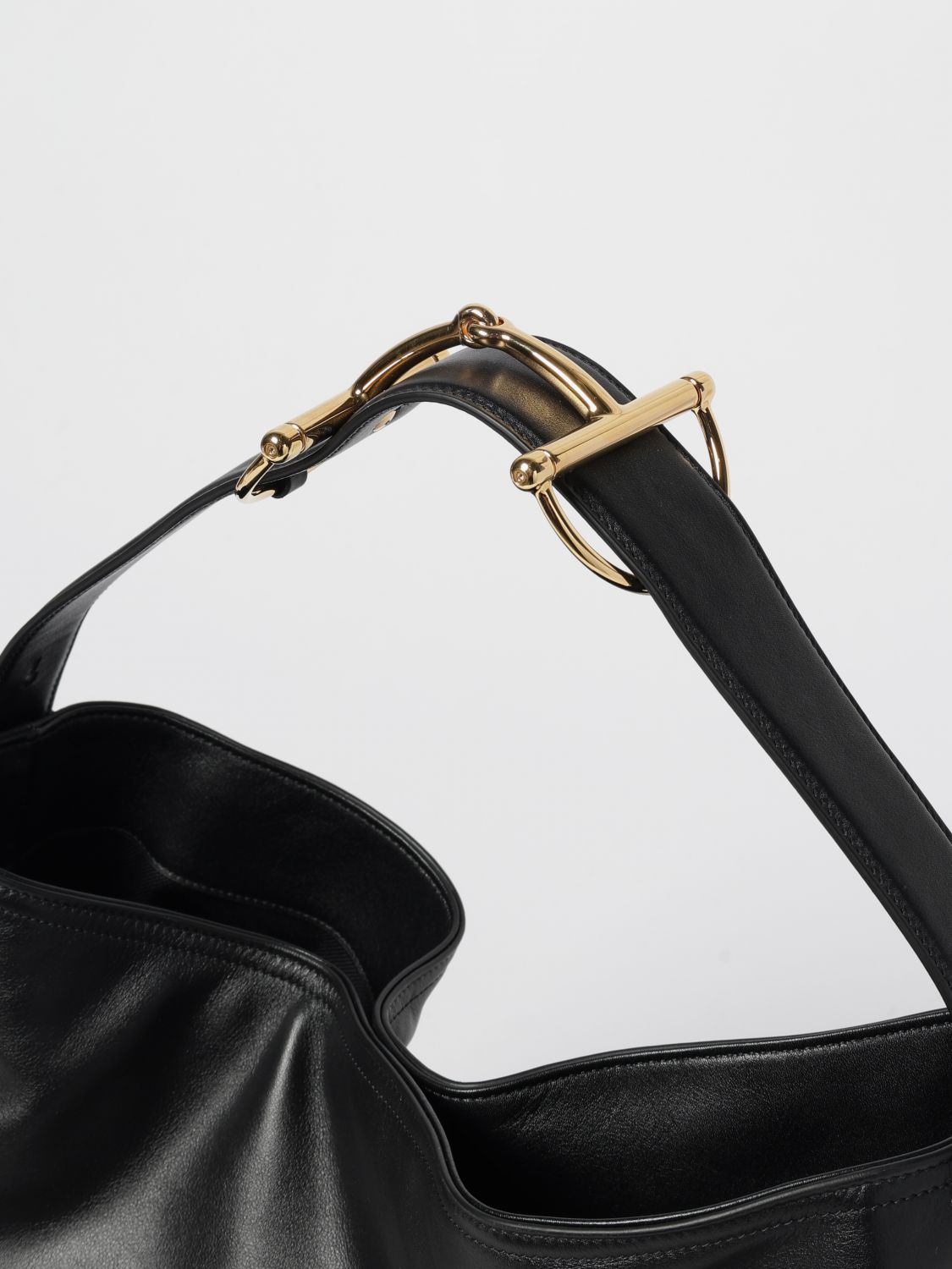 woman's shoulder bag