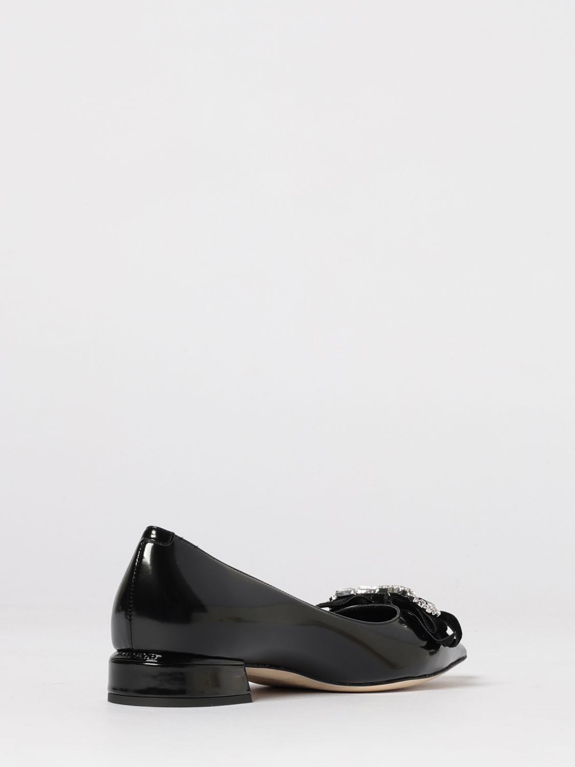woman's ballet flat