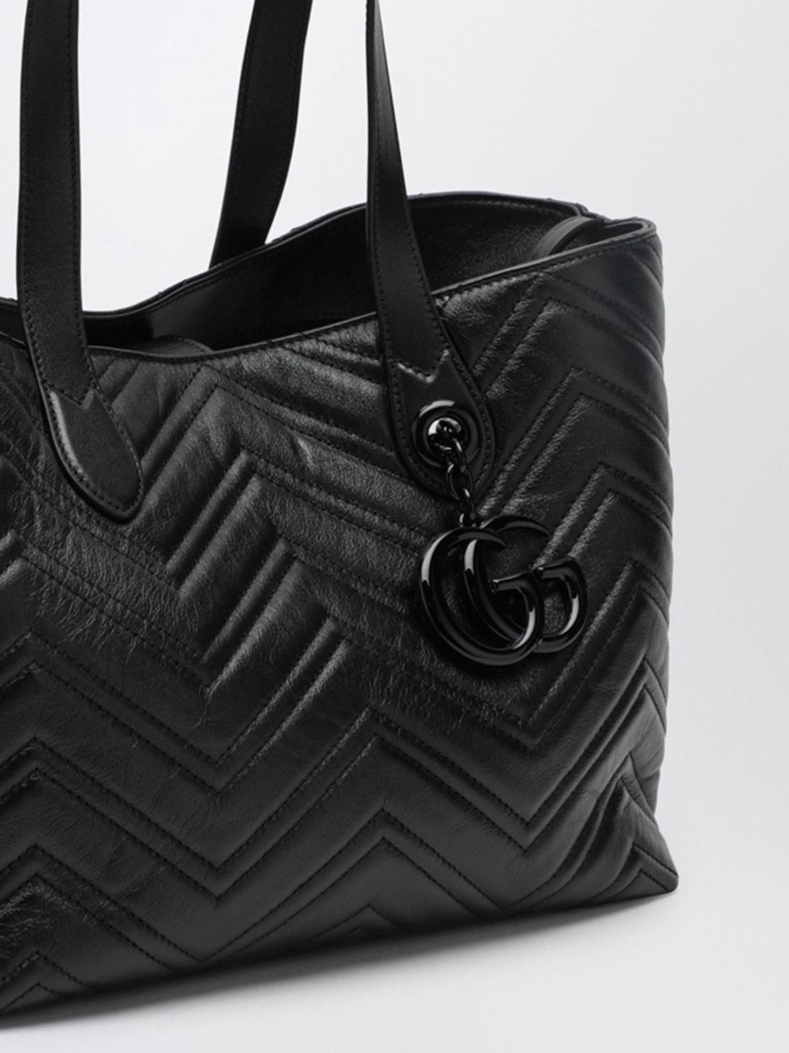 woman's shoulder bag