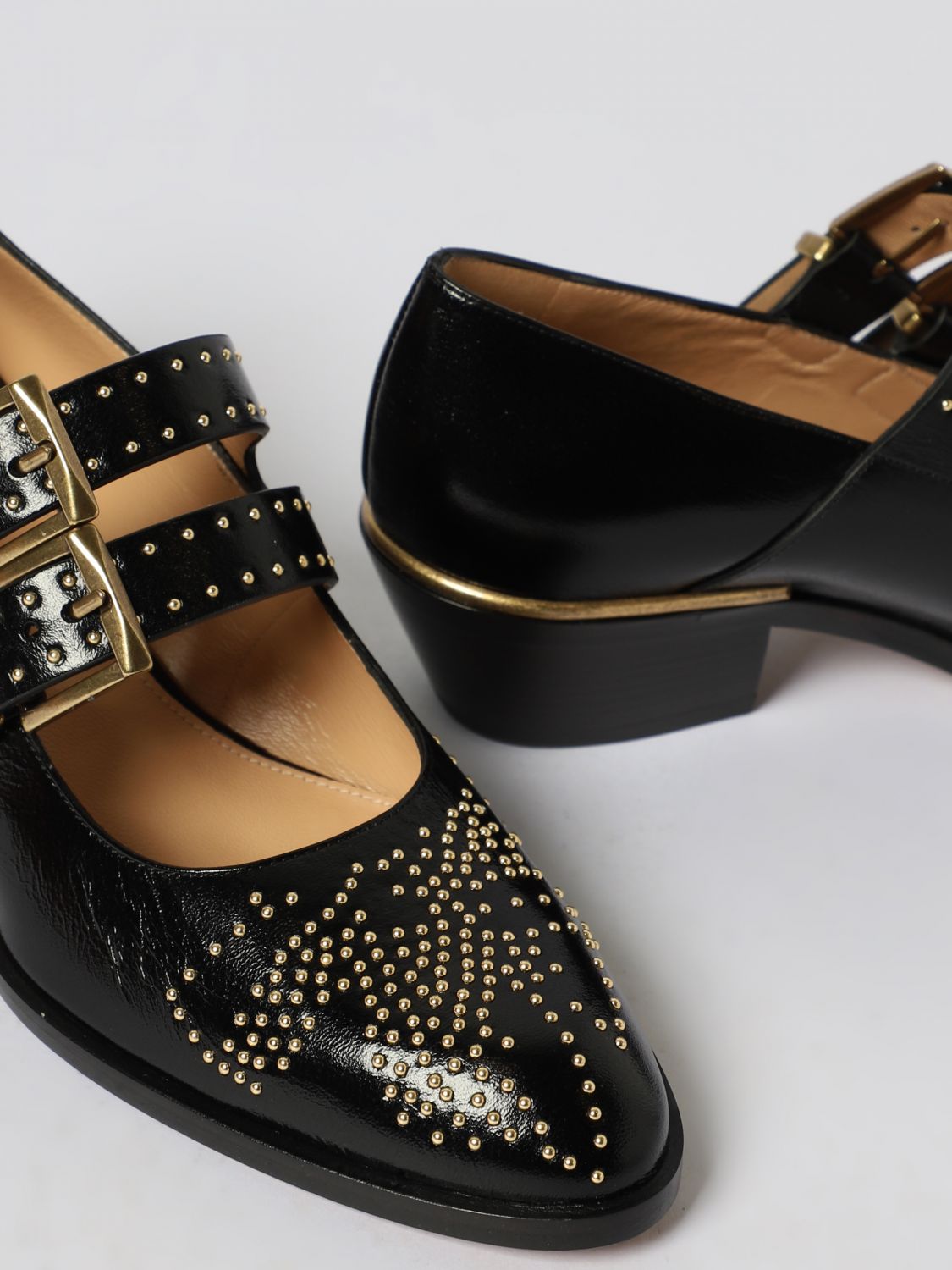 woman's pump chloé