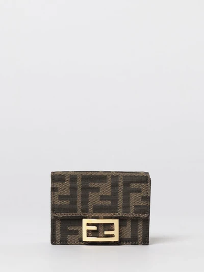 womans wallet