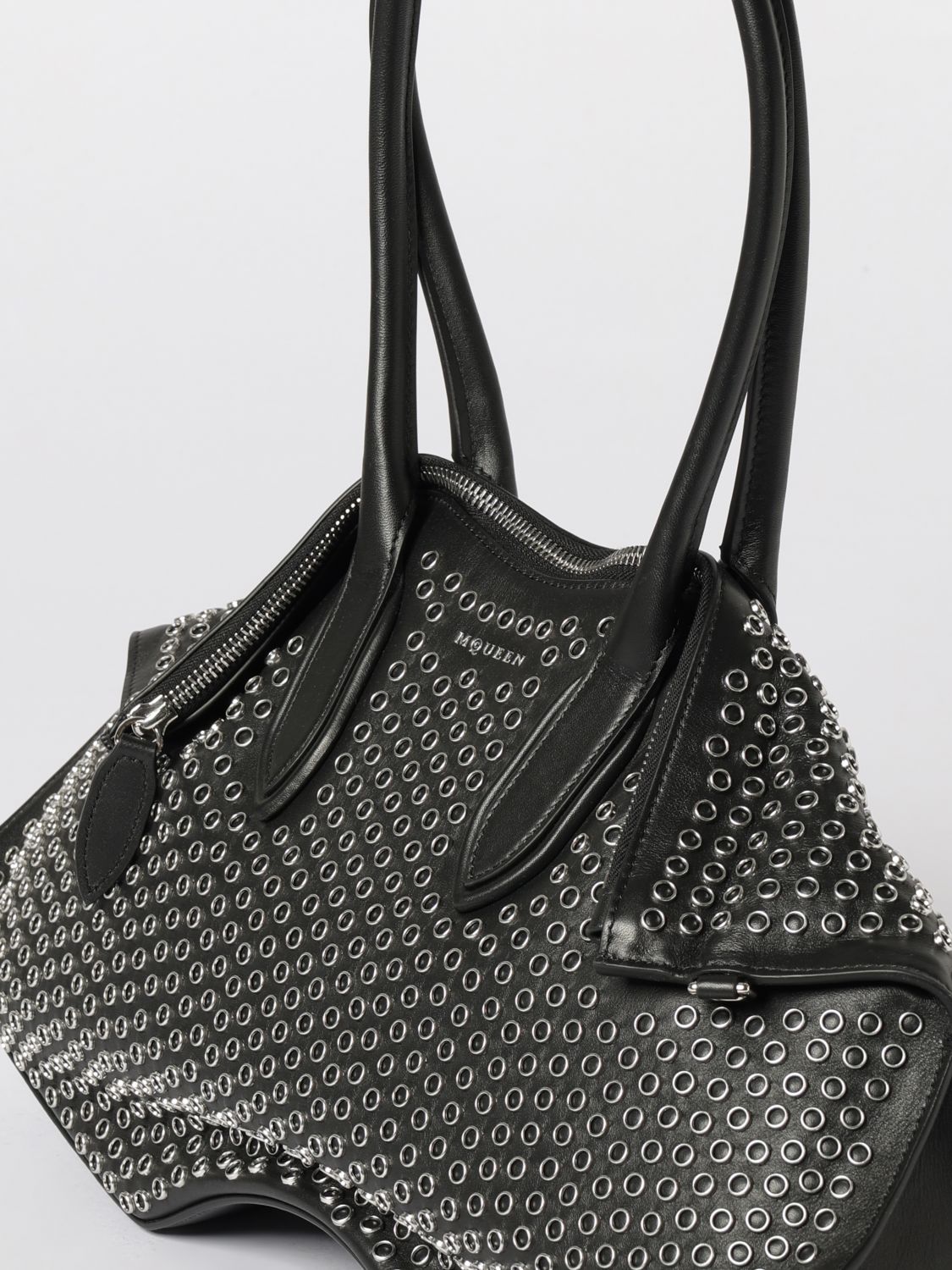 woman's shoulder bag