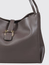 woman's shoulder bag