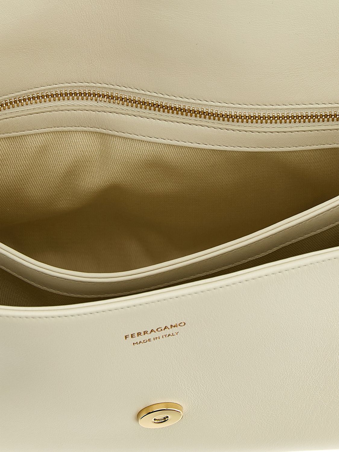 woman's shoulder bag