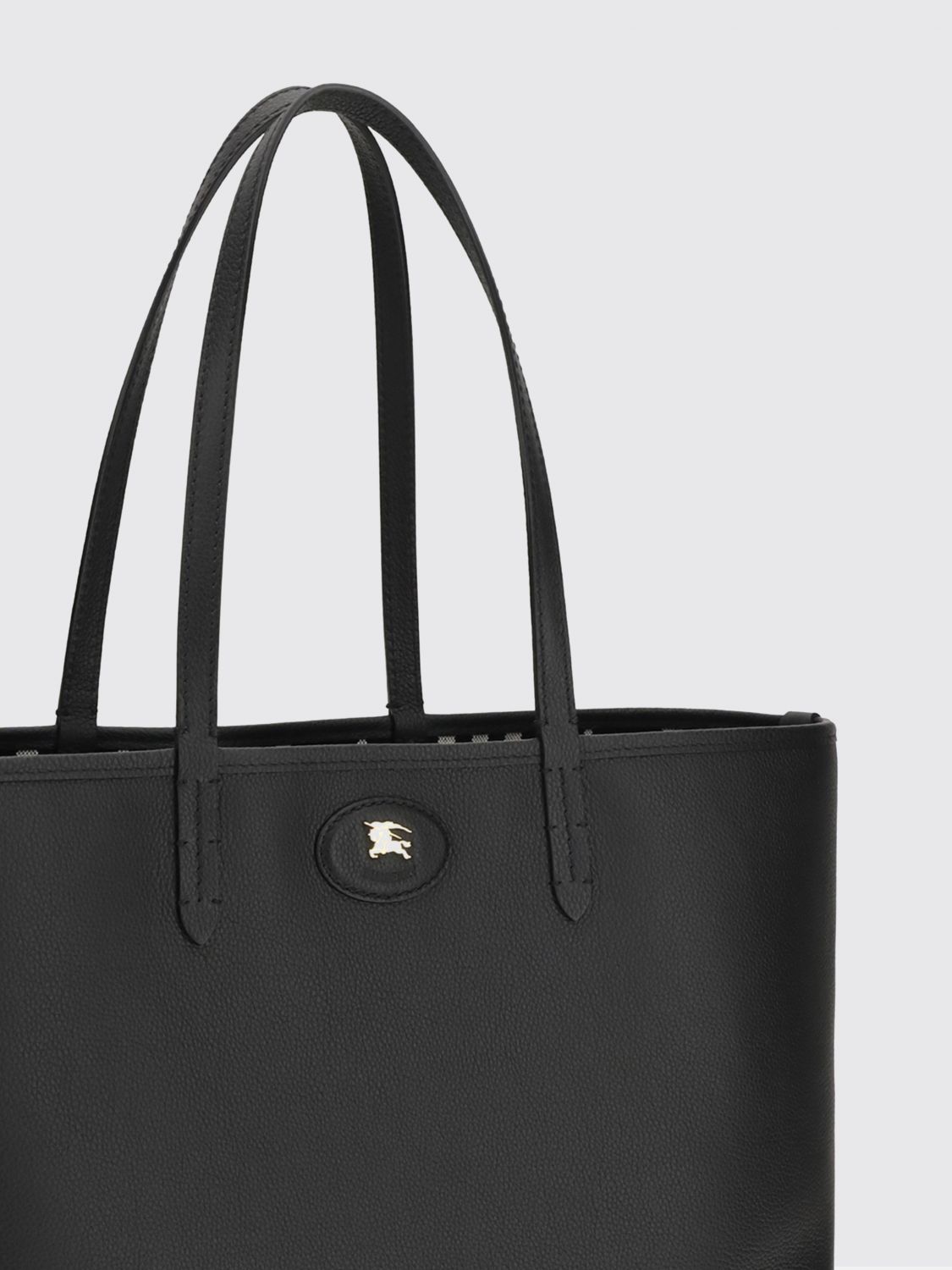 woman's shoulder bag