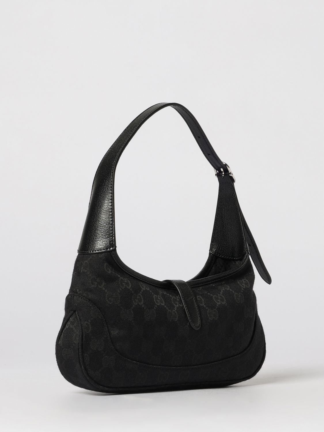 woman's shoulder bag