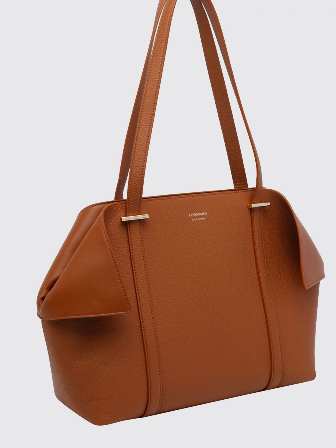 woman's tote bag