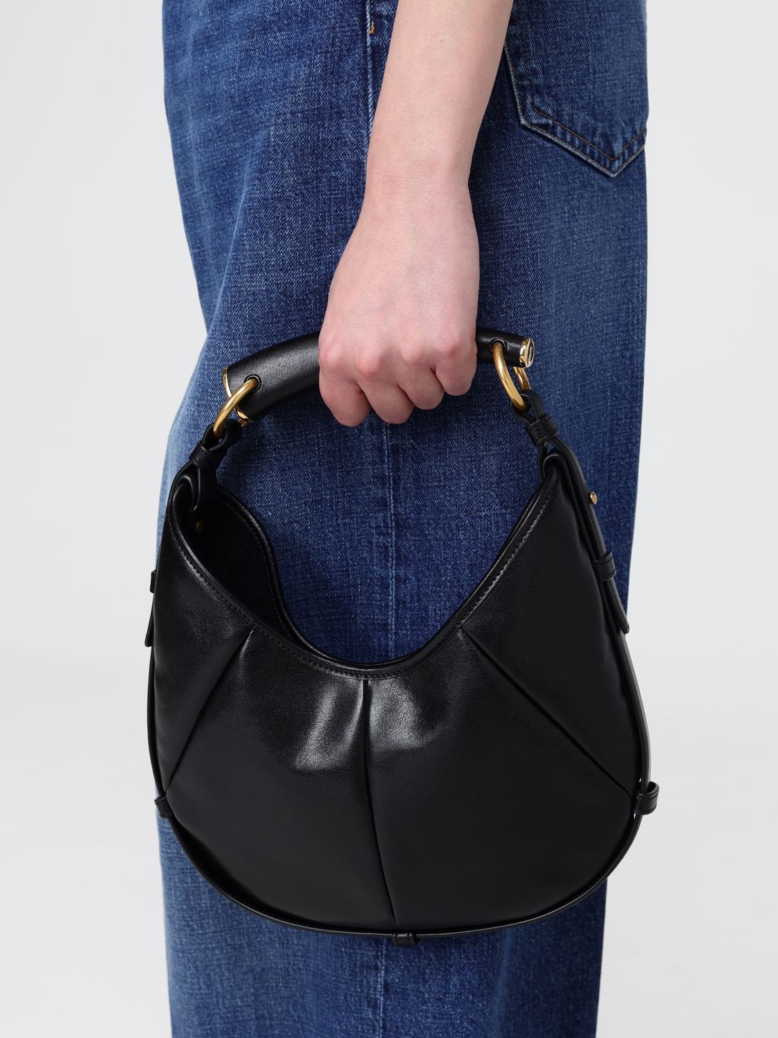 woman's shoulder bag