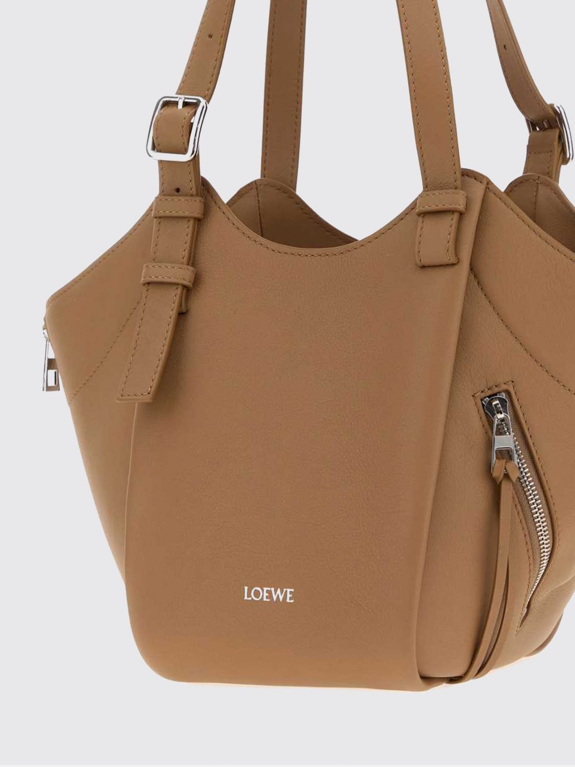 woman's shoulder bag
