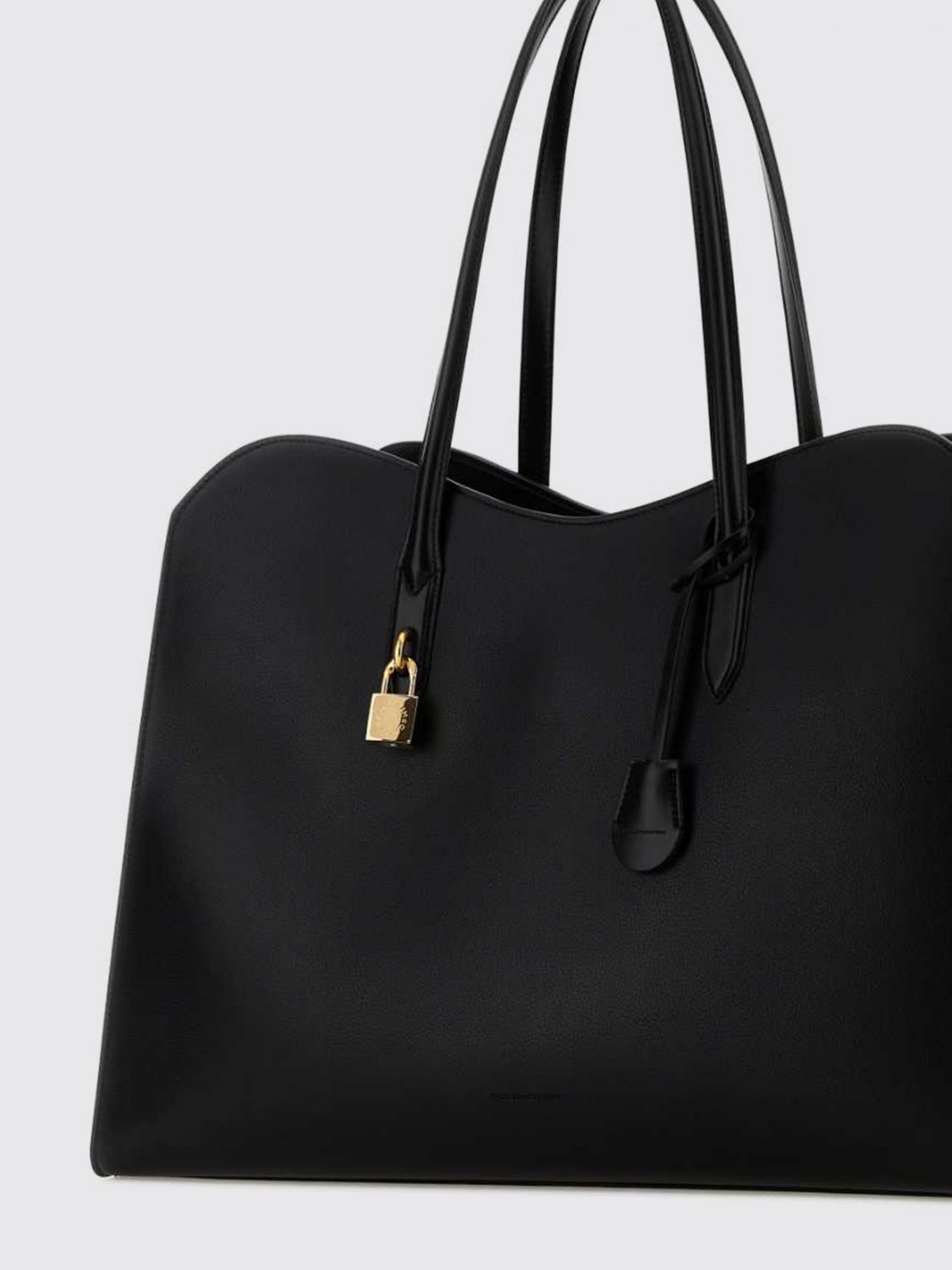 woman's tote bag