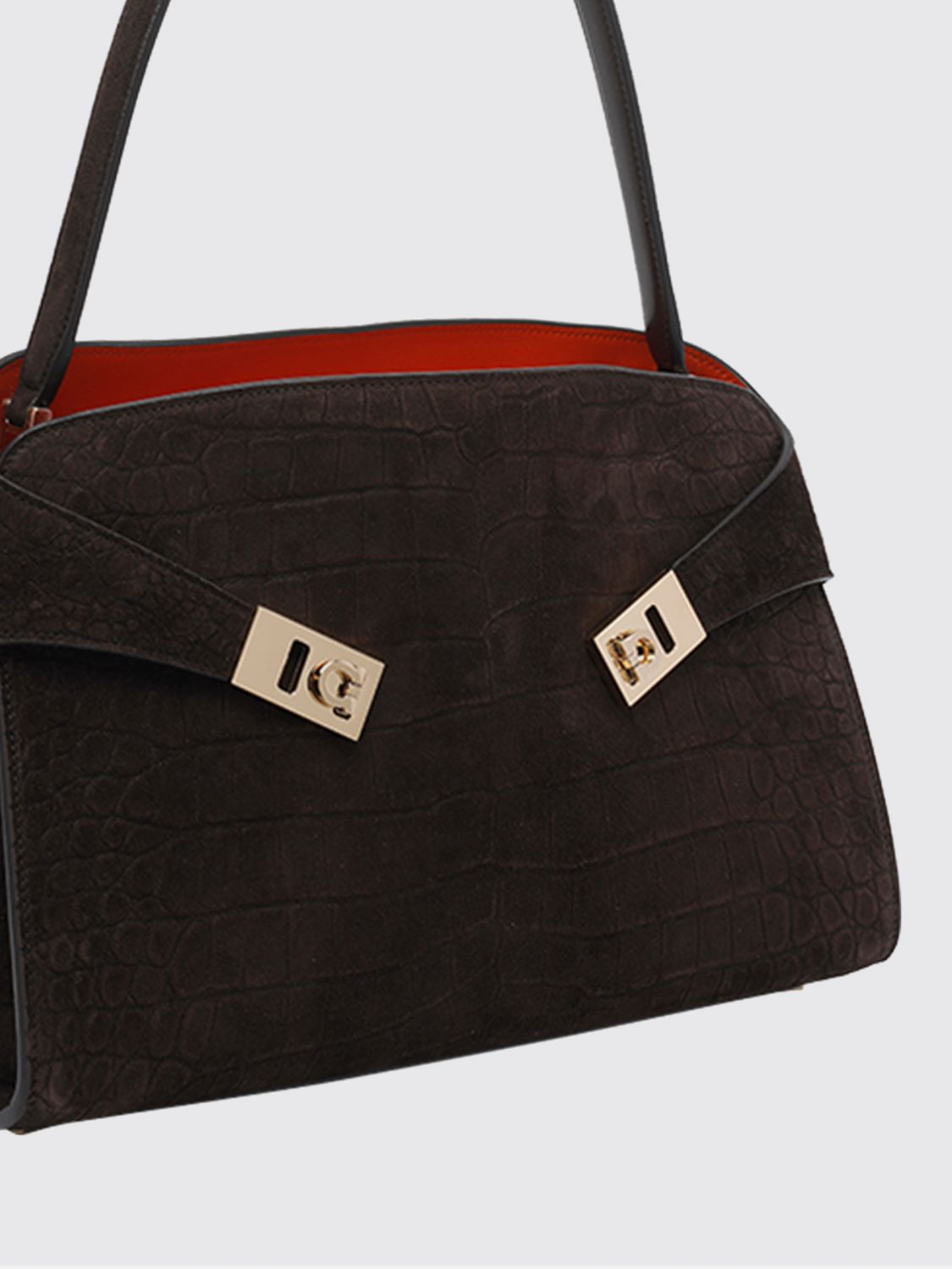 woman's shoulder bag