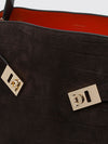 woman's shoulder bag