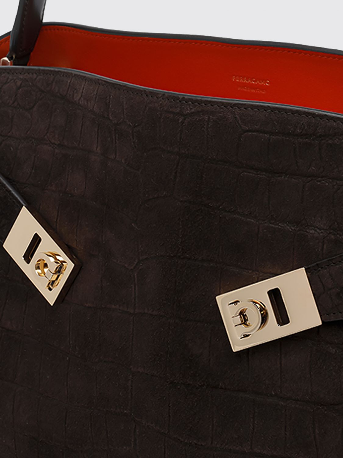 woman's shoulder bag