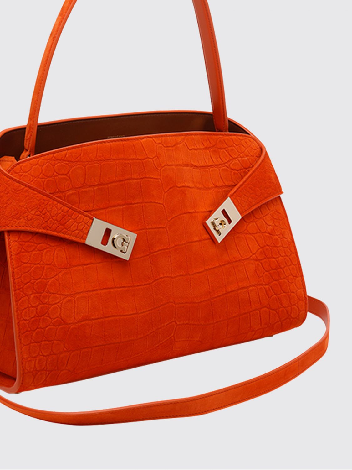 woman's shoulder bag