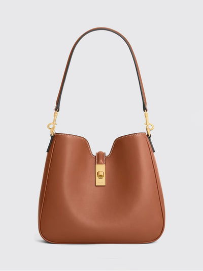 womans shoulder bag