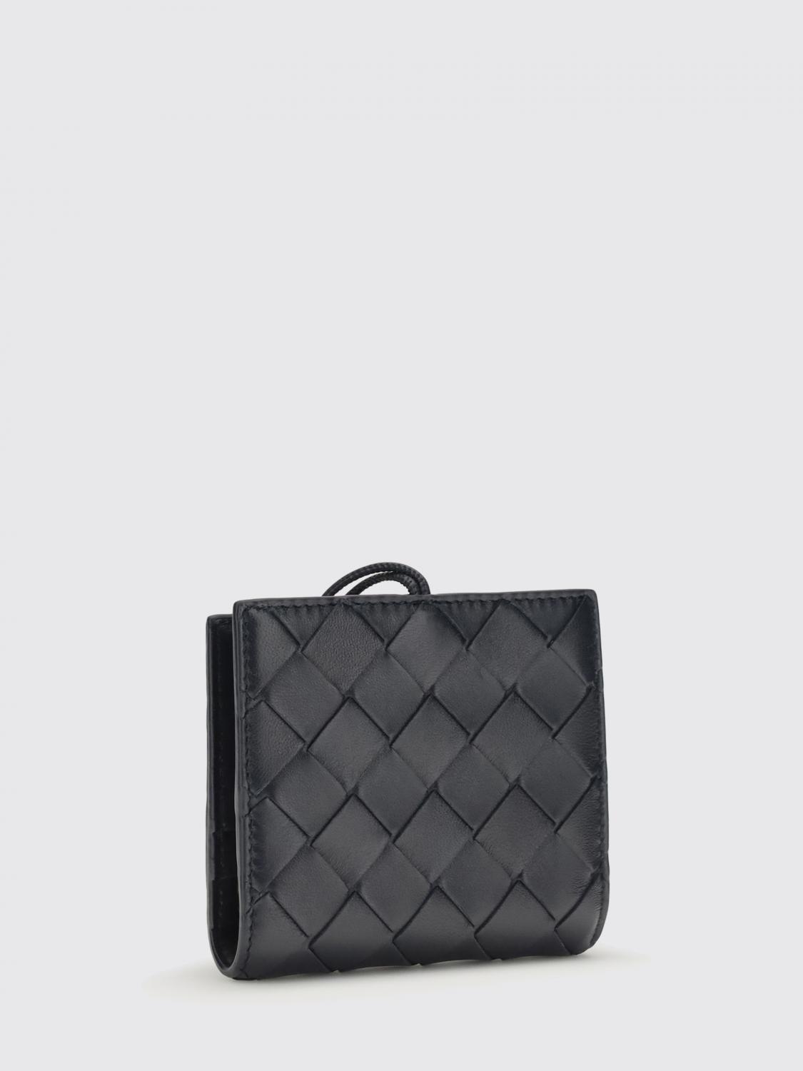 woman's wallet