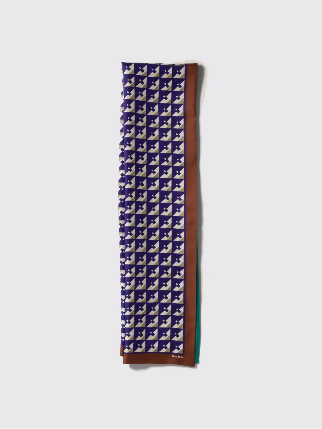 woman's neck scarf