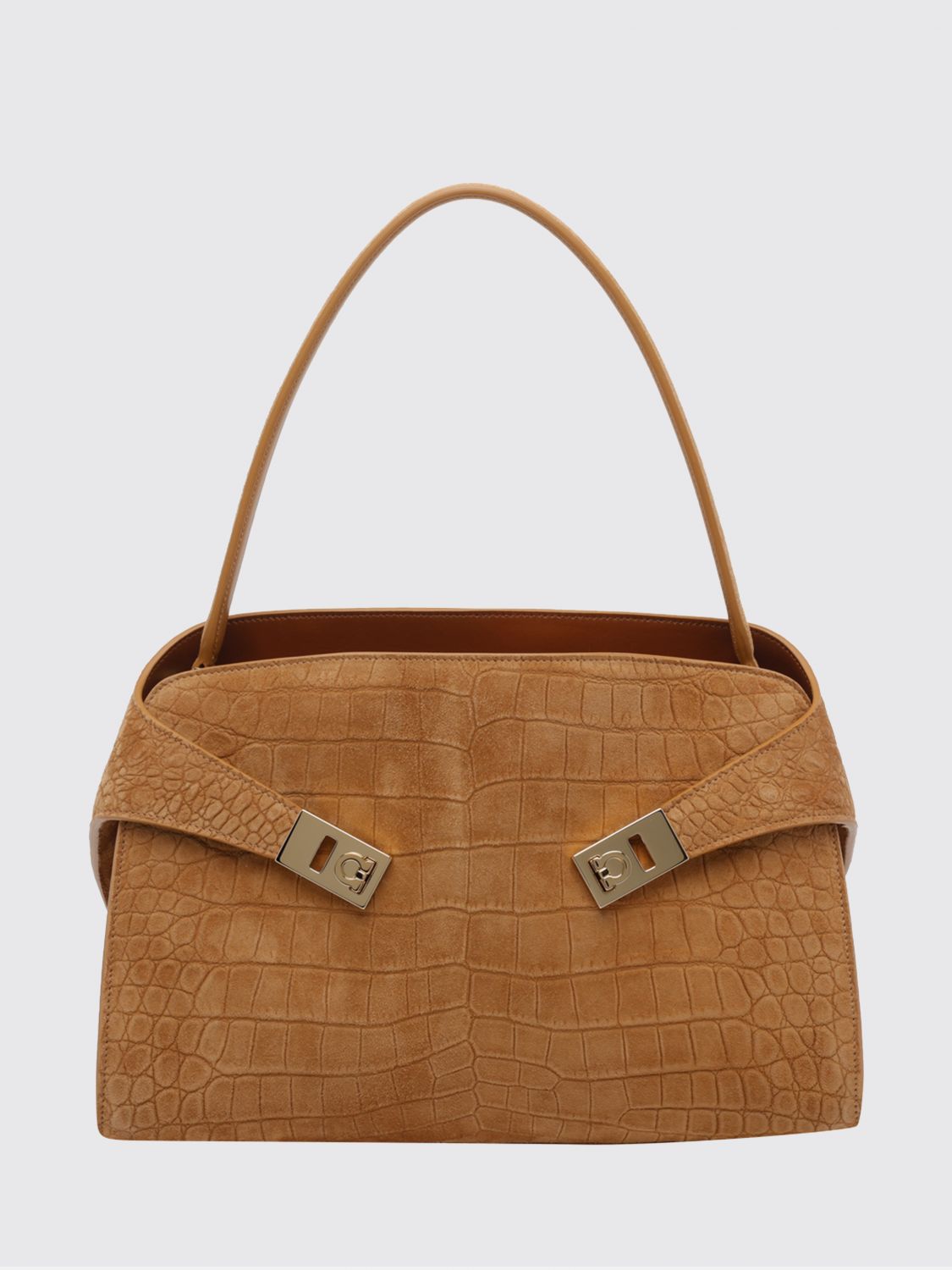 woman's shoulder bag