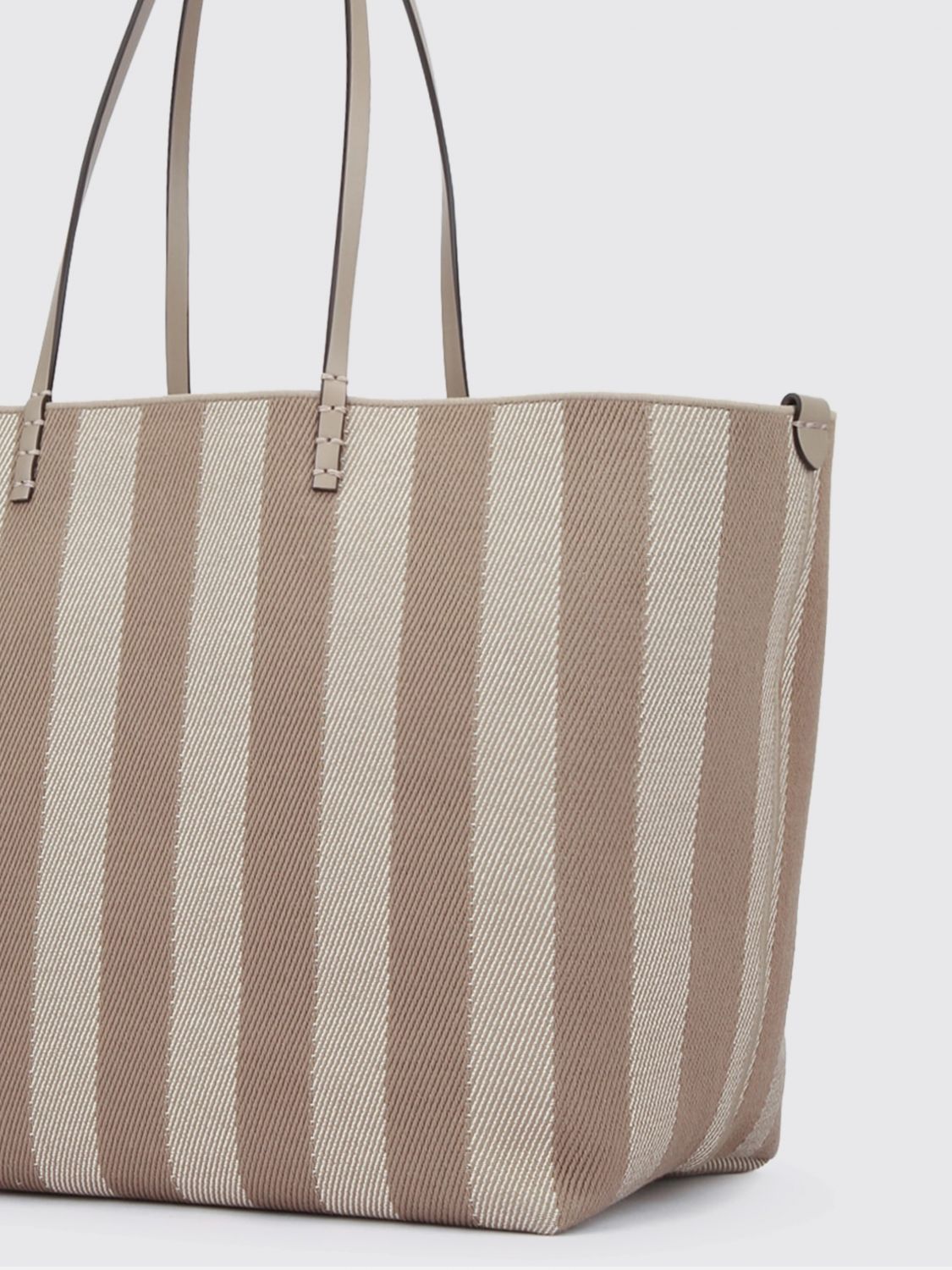 woman's tote bag