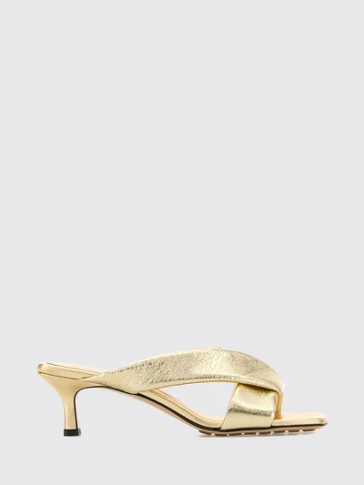womans heeled sandal