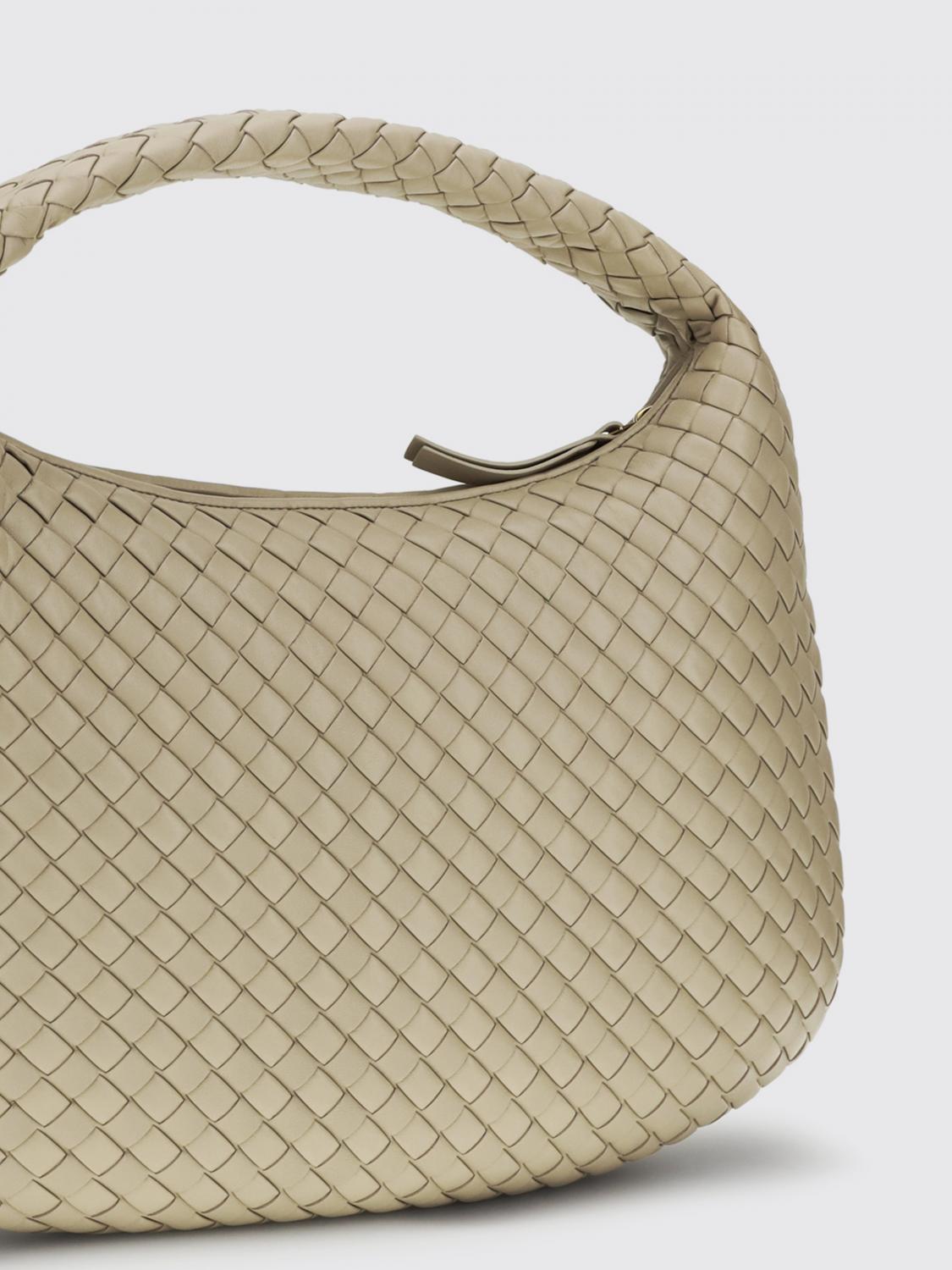 woman's shoulder bag