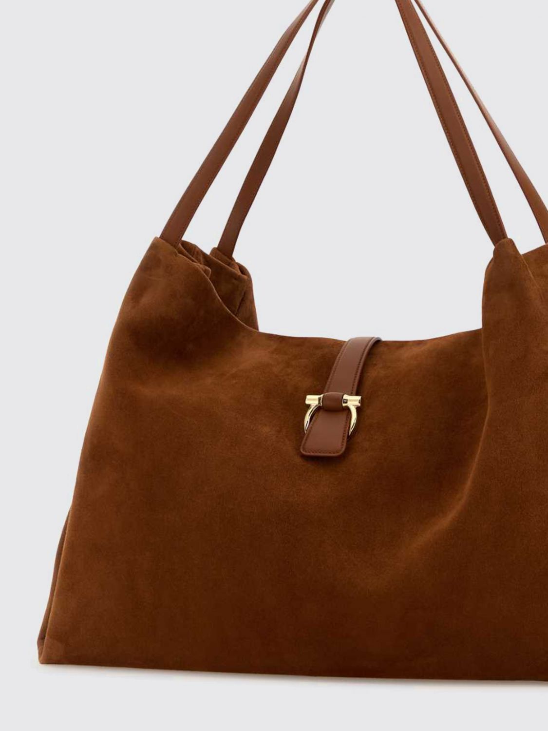 woman's shoulder bag