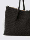 woman's shoulder bag