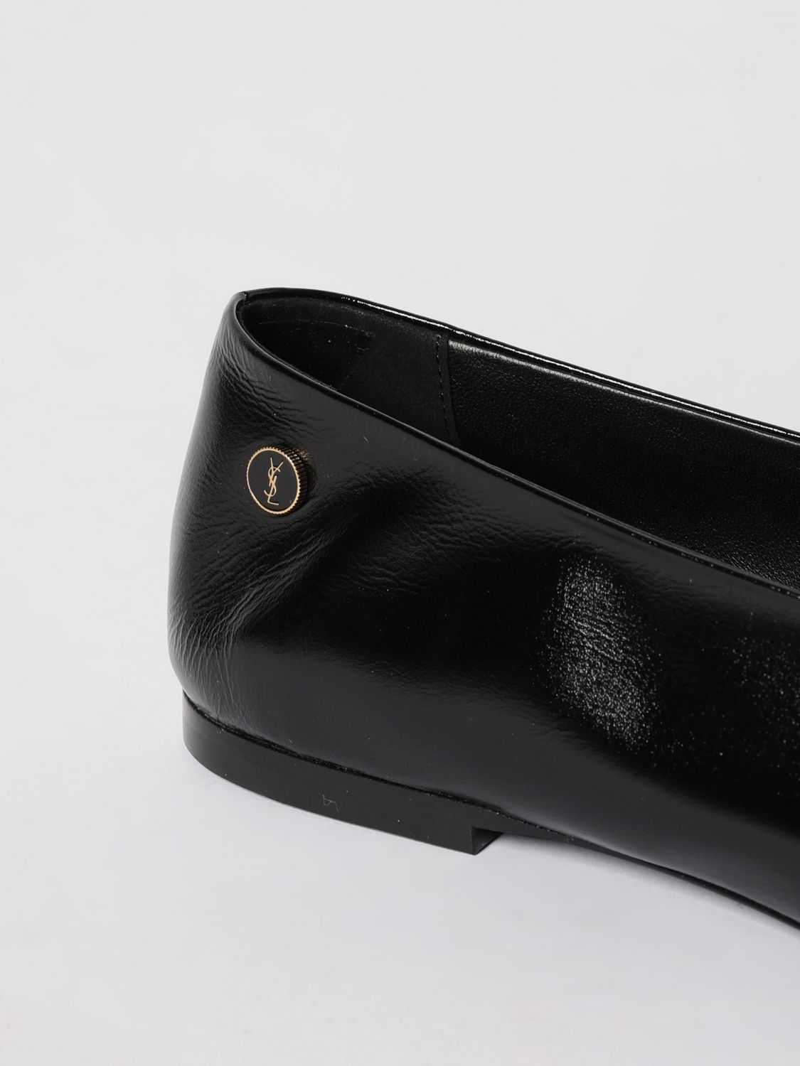 woman's ballet flat