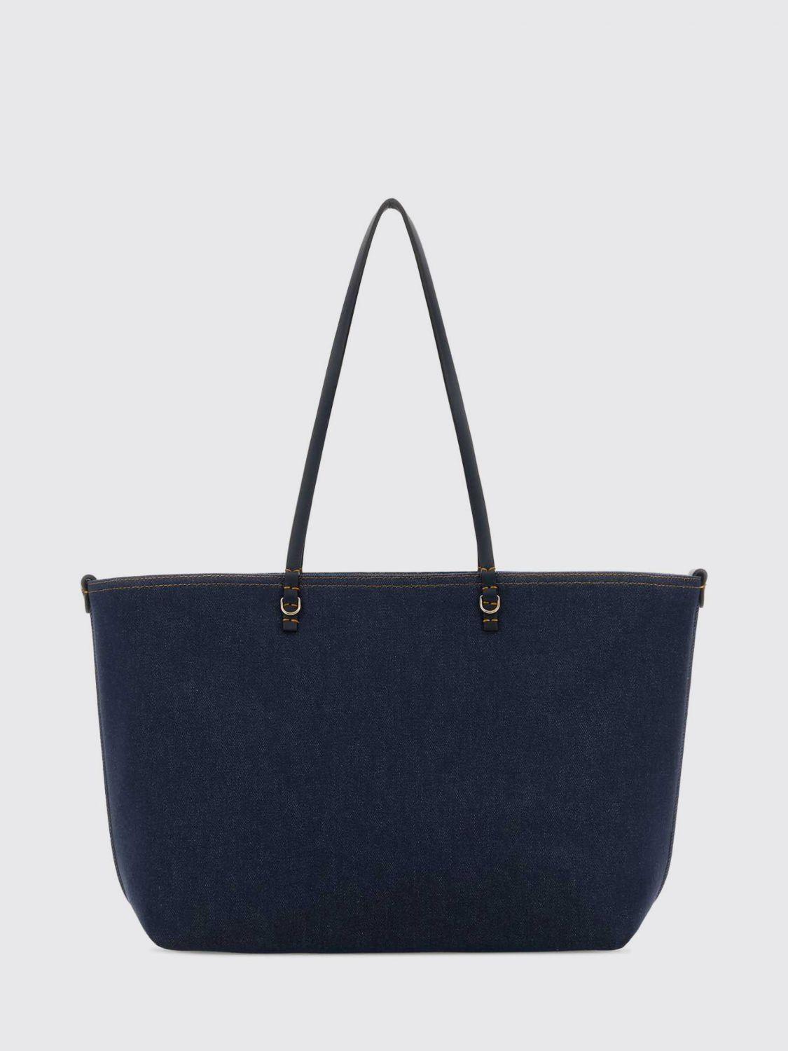 woman's shoulder bag