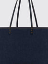 woman's shoulder bag