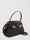 woman's shoulder bag
